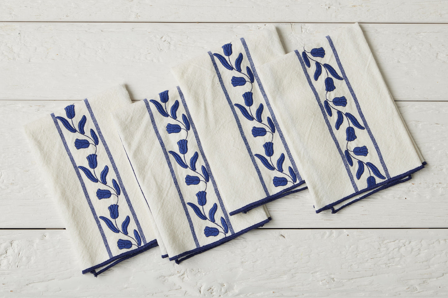 QMN113UB9 etuhome Dinner Napkins Navy Blue Tulip Set of 4