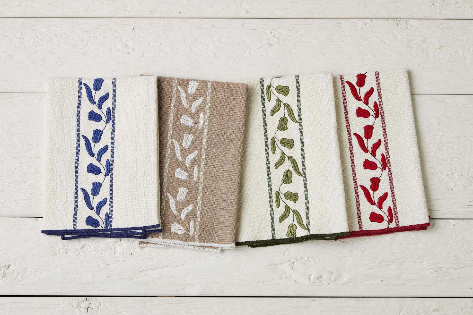 QMN113UR9 etuhome Dinner Napkins Merlot Red Tulip Set of 4