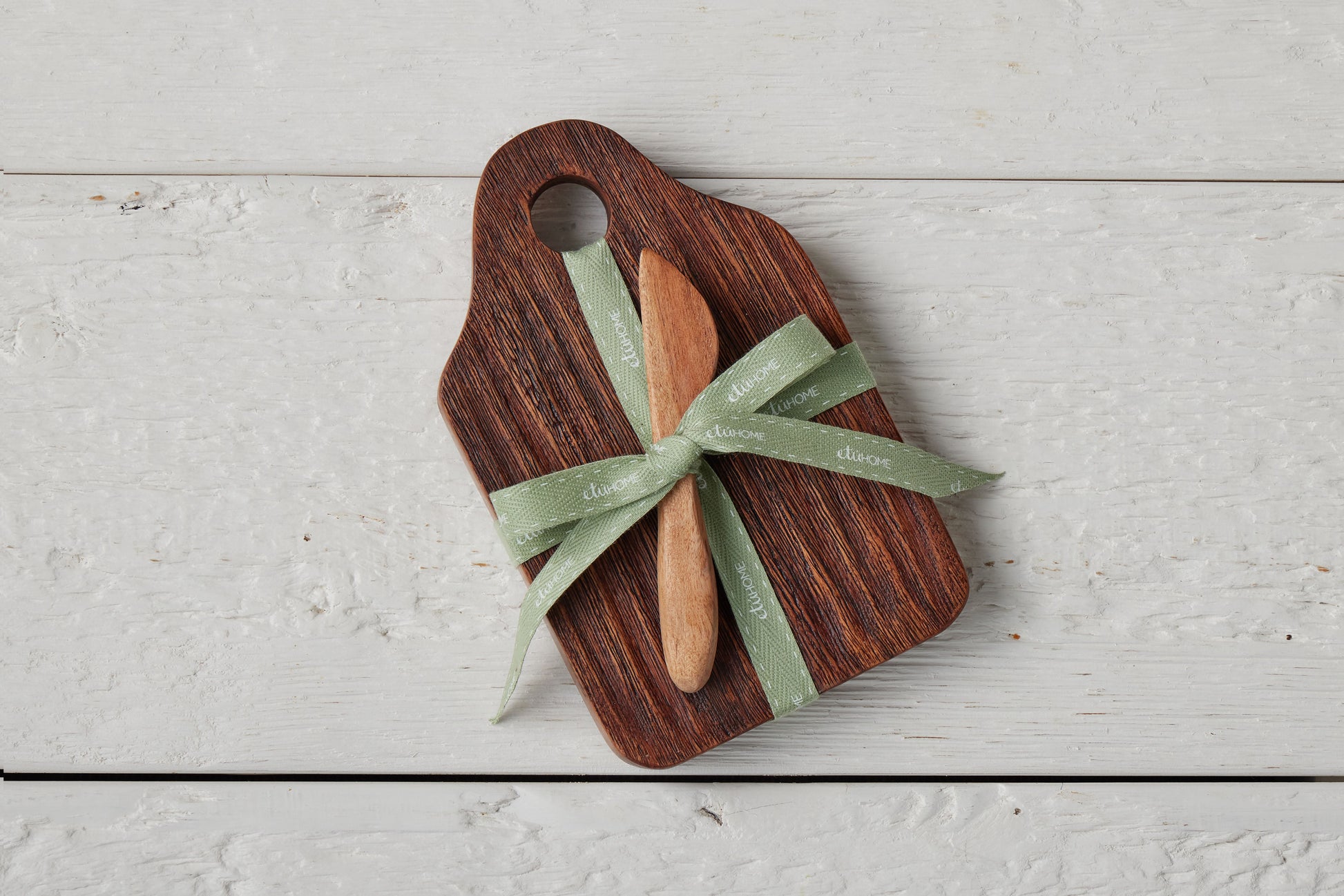 RMN218ANG4 etuhome Mini Natural Appetizer Board with Spreader Sage Ribbon