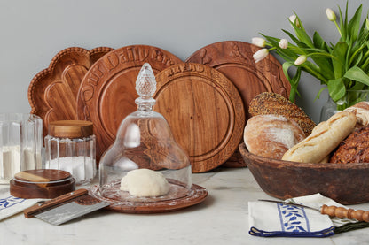 RMN606EN2 etuhome Vintage English Bread Board Medium Scalloped