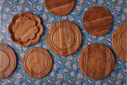 RMN606EN2 etuhome Vintage English Bread Board Medium Scalloped
