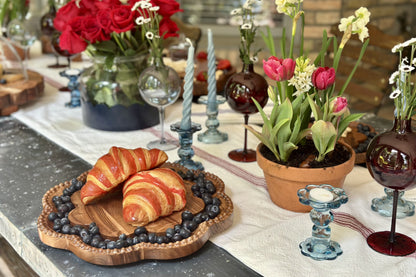 Vintage English Bread Board, Medium Scalloped