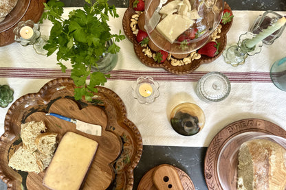 Vintage English Bread Board, Medium Scalloped