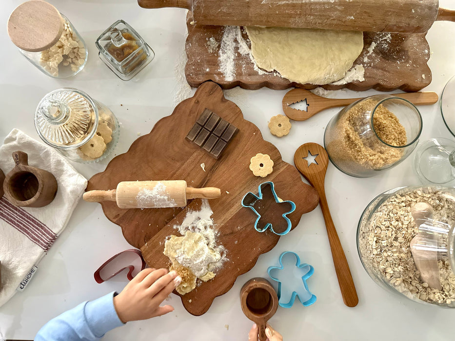 Scalloped Cutting Board, Medium Square
